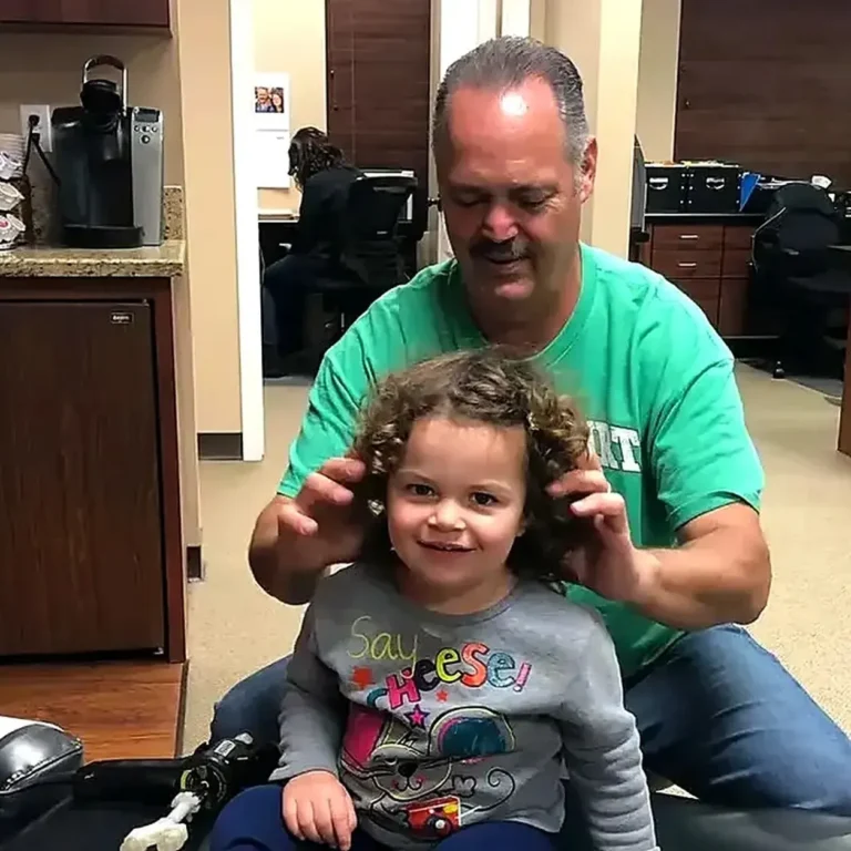 Home 18 chiropractor-performing-cervical-adjustment-on-smiling-toddler-california-oaks-chiropractic-image